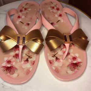 Ted bakers flip flops